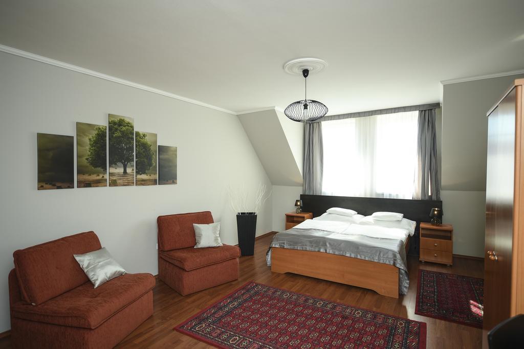 Salt Hill Apartmanok Эгерсалок Экстерьер фото