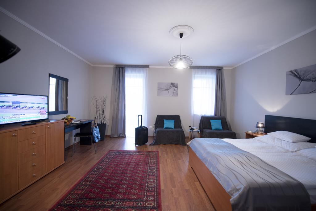 Salt Hill Apartmanok Эгерсалок Экстерьер фото