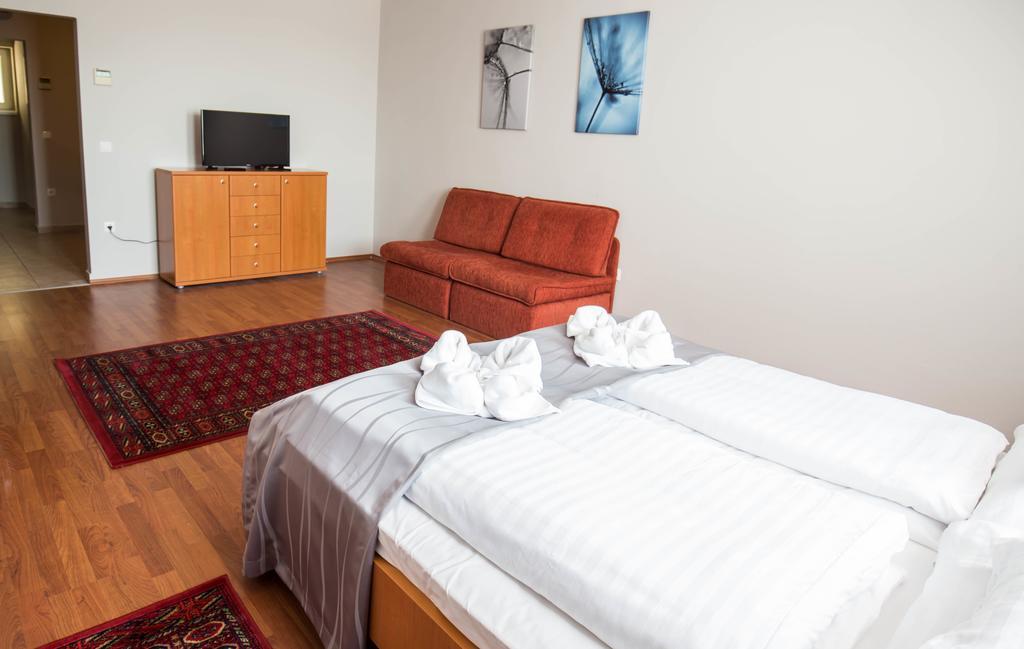 Salt Hill Apartmanok Эгерсалок Экстерьер фото