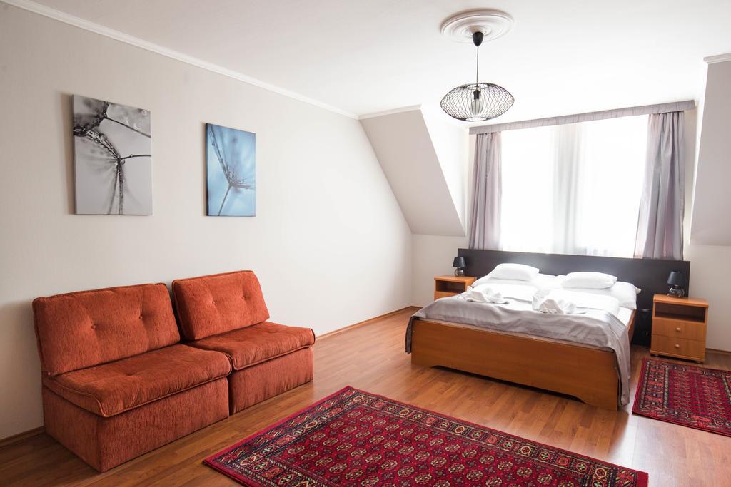 Salt Hill Apartmanok Эгерсалок Экстерьер фото